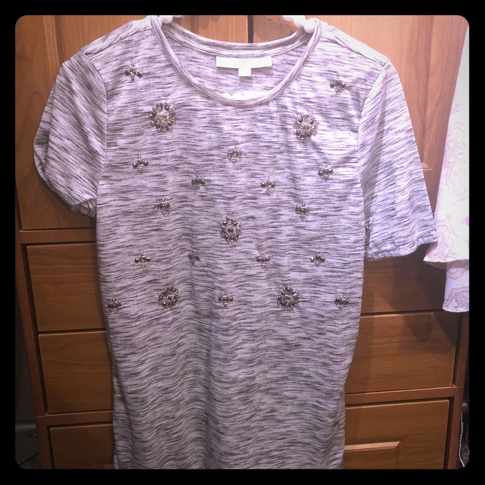 LOFT t-shirt w silver embellishments